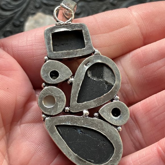 Black Tourmaline Onyx and Pearl Crystal Stone Jewelry Pendant - Picture 4 of 6